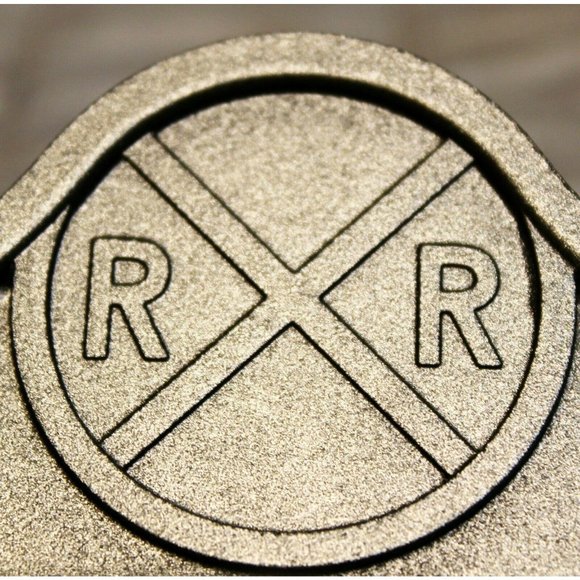 NordicWare Pan Train Cars Mini Bundt Cake Muffin Cupcake Truck 5 cups Classic - Picture 7 of 12